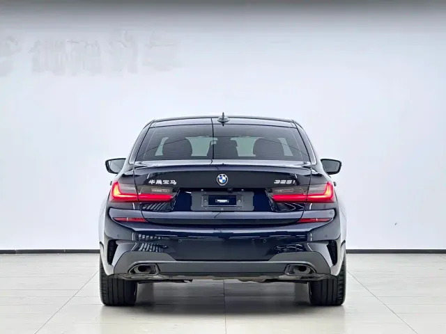 BMW 3 Series — Фото автомобиля 3