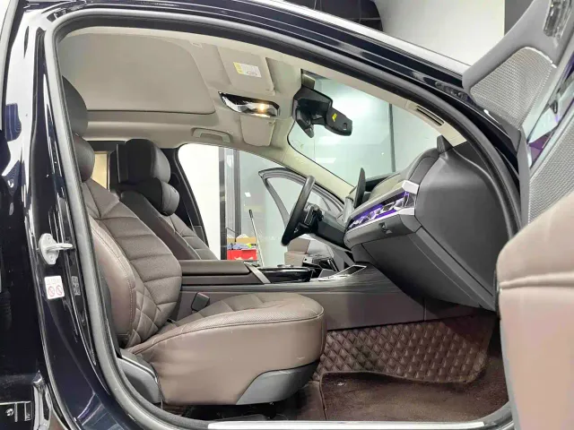 BMW 7 Series — Фото автомобиля 6