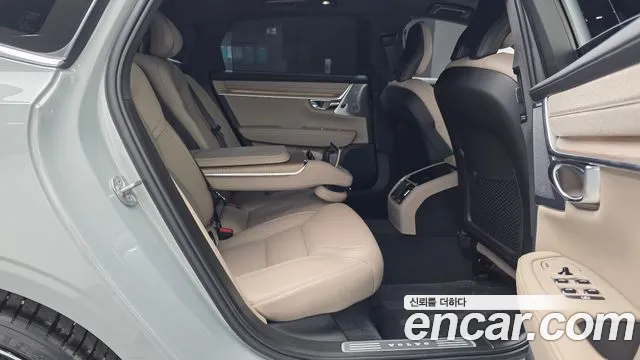 Volvo S90 — Фото автомобиля 12