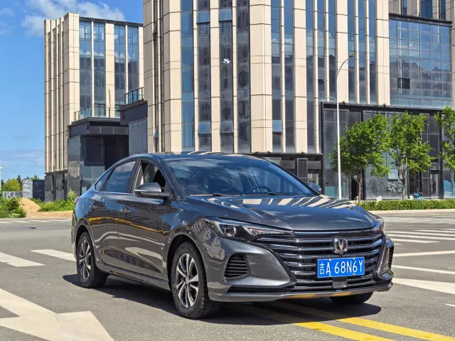 Changan Eado — Фото автомобиля 3
