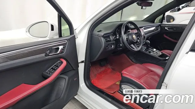 Porsche Macan — Фото автомобиля 10