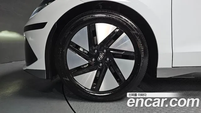Hyundai Ioniq 6 — Фото автомобиля 5