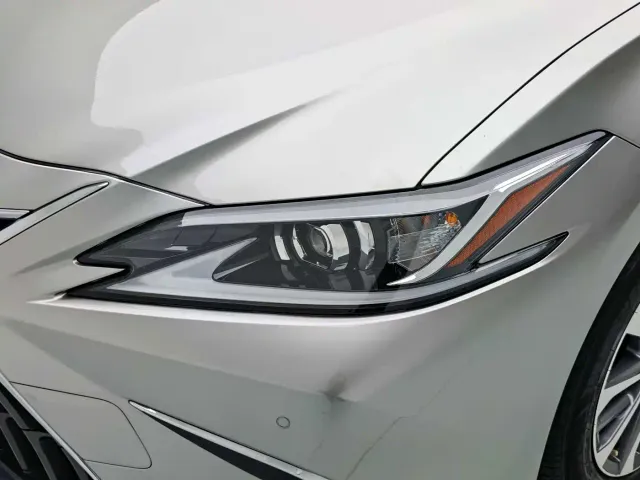 Lexus ES — Фото автомобиля 19