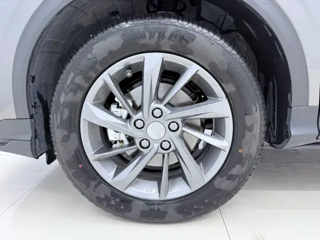 Geely Binyue — Фото автомобиля 15