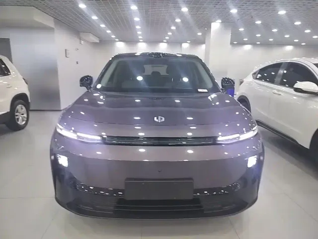 Leapmotor B10 — Фото автомобиля 2