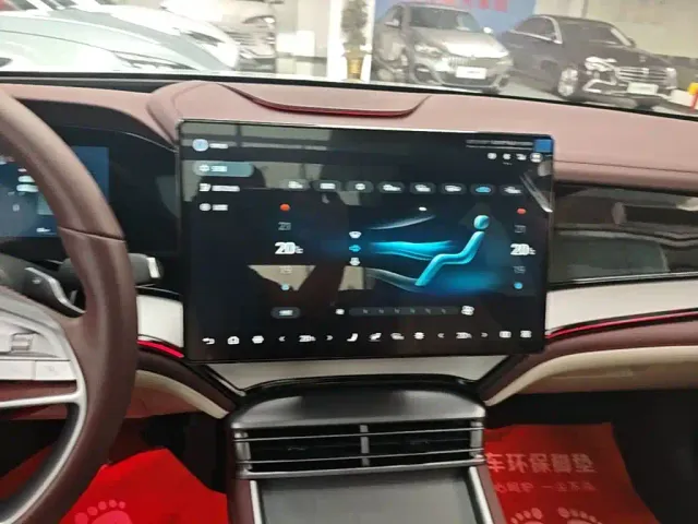 BYD Seal 07 DM-i — Фото автомобиля 12