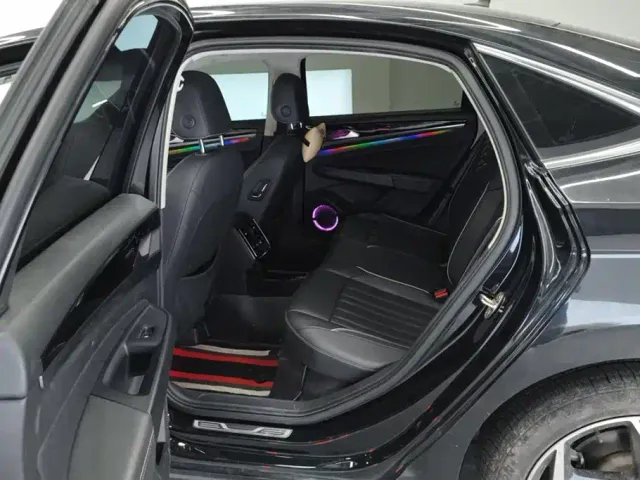 Volkswagen Passat — Фото автомобиля 11