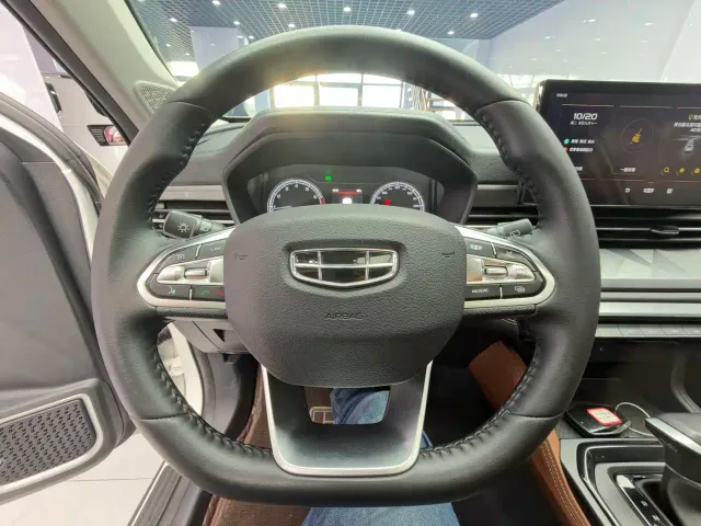 Geely Vision X6 — Фото автомобиля 11