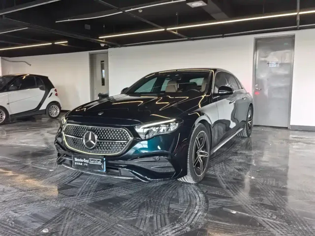 Фотография автомобиля — Mercedes-Benz E-Class