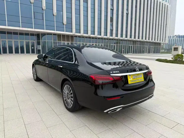 Mercedes-Benz E-Class — Фото автомобиля 7