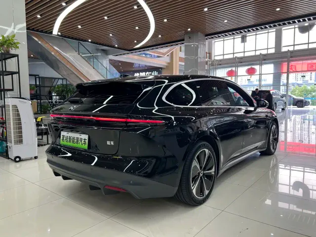 Nio ET5 Touring — Фото автомобиля 5
