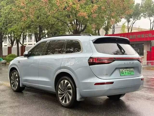 Aito M7 — Фото автомобиля 9