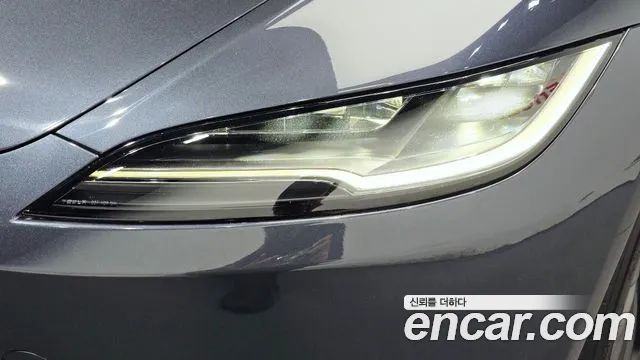 Tesla Model 3 — Фото автомобиля 7