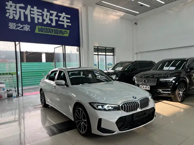 BMW 3 Series — Фото автомобиля 3