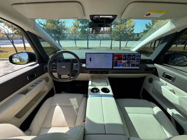 Li Auto MEGA — Фото автомобиля 10