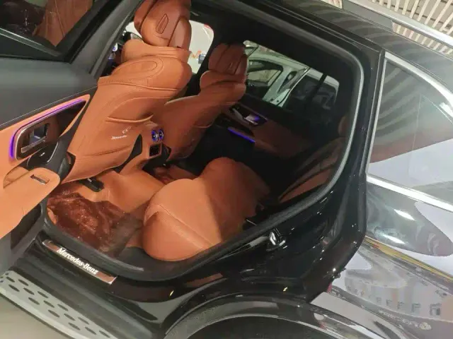 Mercedes-Benz Mercedes-Benz GLC 2026 GLC 300 L 4MATIC Sport 5-Seater — Фото автомобиля 4