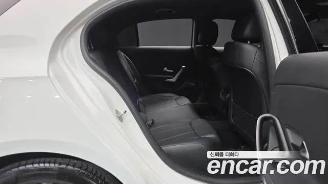 Mercedes-Benz A-Class — Фото автомобиля 11