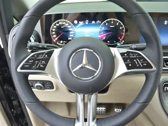 Mercedes-Benz V-Class — Фото автомобиля 8