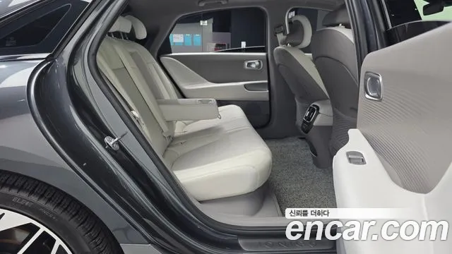 Hyundai Ioniq 6 — Фото автомобиля 12