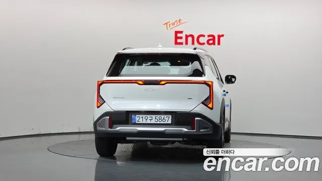 Kia Seltos Seltos 2 поколение Бензин 1.6T 4WD — Фото автомобиля 4