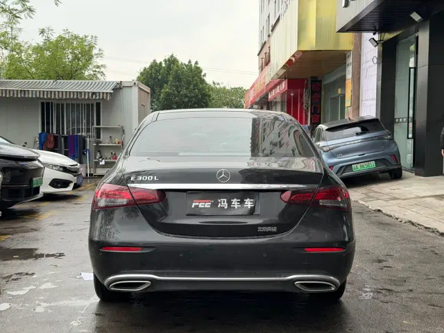 Mercedes-Benz E-Class — Фото автомобиля 15