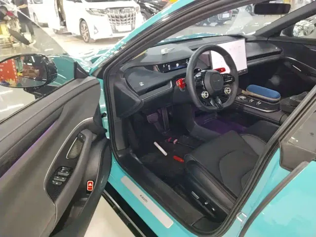 Xiaomi SU7 — Фото автомобиля 15