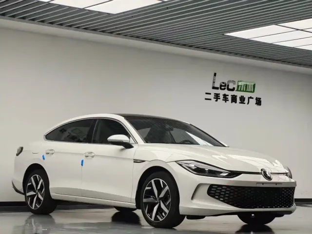 Volkswagen Lamando — Фото автомобиля 2