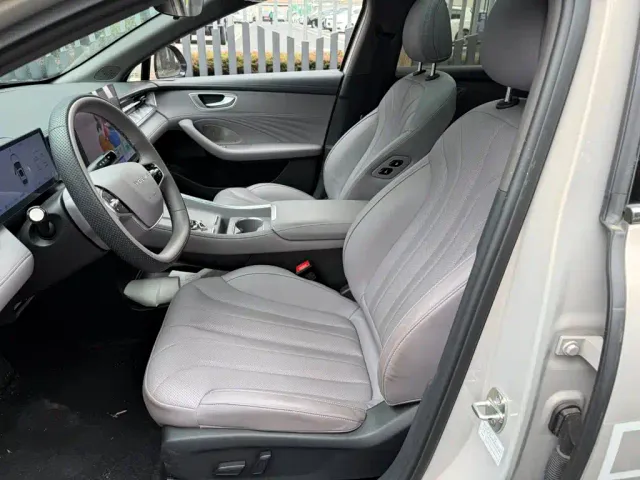 Roewe M7 DMH — Фото автомобиля 8