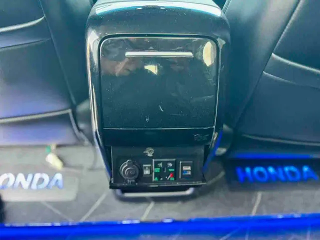 Honda Elysion — Фото автомобиля 10