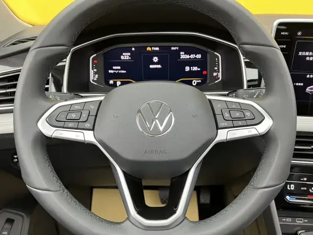 Volkswagen Tiguan L — Фото автомобиля 15