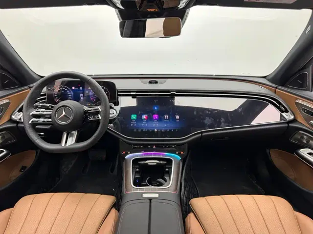 Mercedes-Benz E-Class — Фото автомобиля 10