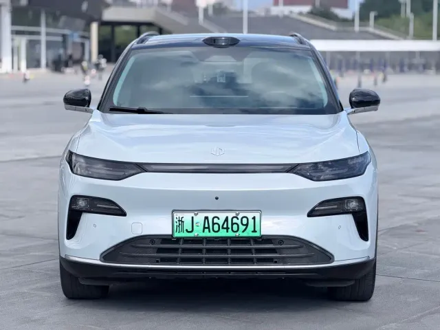 Leapmotor C11 — Фото автомобиля 2