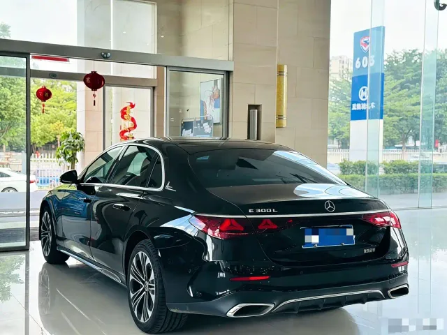 Mercedes-Benz E-Class — Фото автомобиля 7