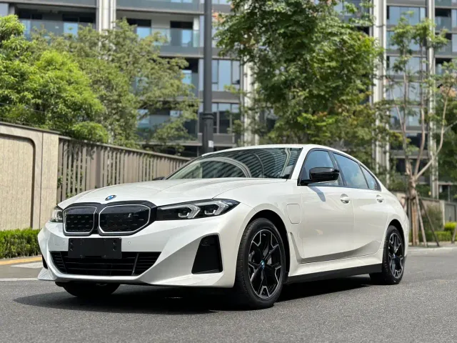 Фотография автомобиля — BMW i3