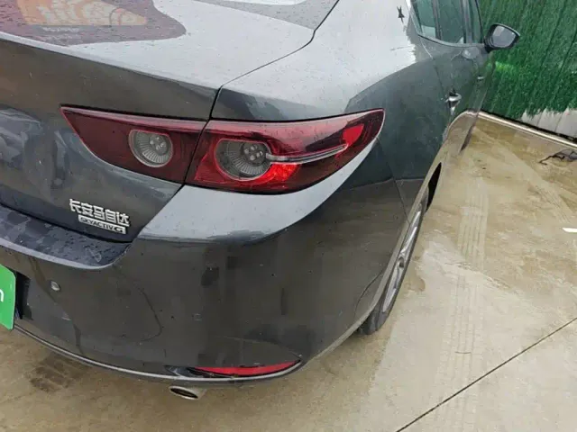 Mazda Axela — Фото автомобиля 7