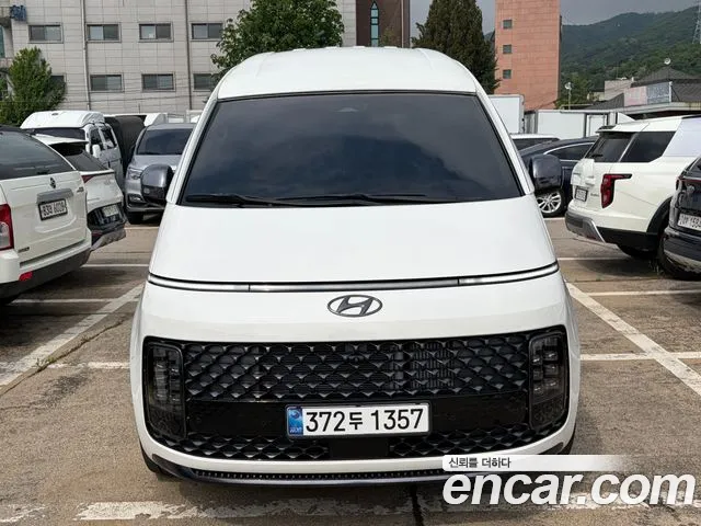 Hyundai Staria Staria 4WD Lounge 9 мест — Фото автомобиля 2