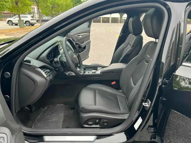 Cadillac CT5 — Фото автомобиля 4