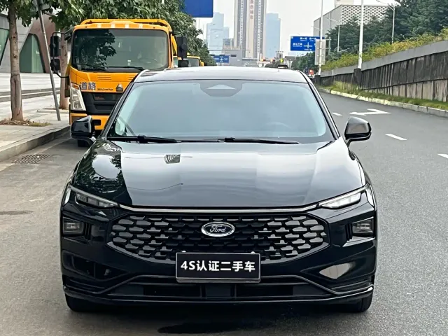 Ford Mondeo — Фото автомобиля 3