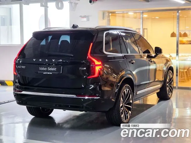 Volvo XC90 — Фото автомобиля 2