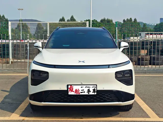 Xpeng G9 — Фото автомобиля 3