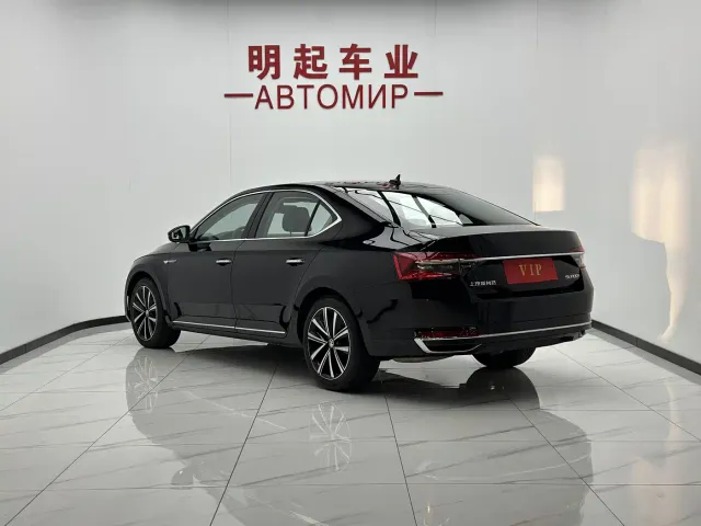 Skoda Superb — Фото автомобиля 7
