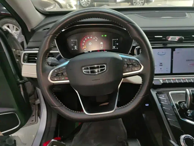 Geely Boyue — Фото автомобиля 10