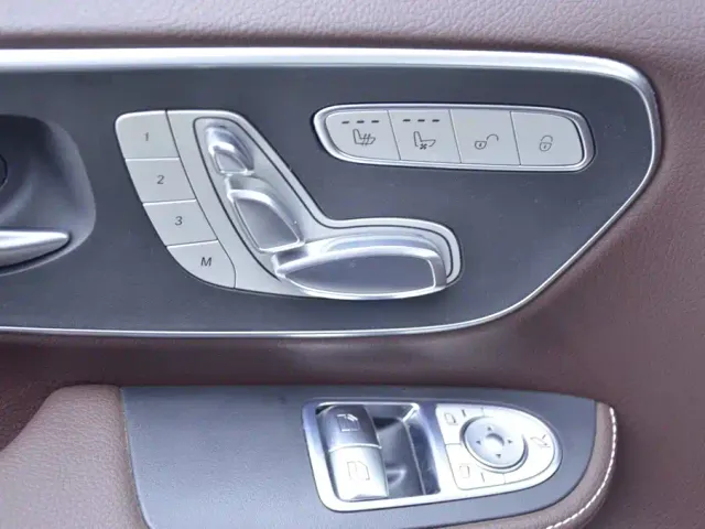 Mercedes-Benz V-Class — Фото автомобиля 12