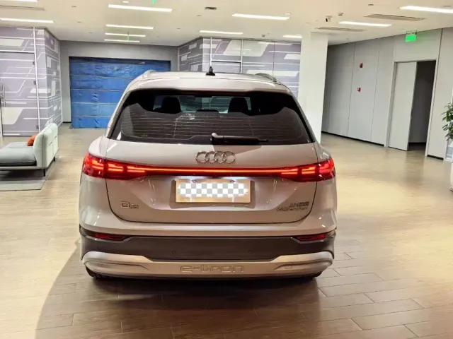 Audi Q5 e-tron — Фото автомобиля 5