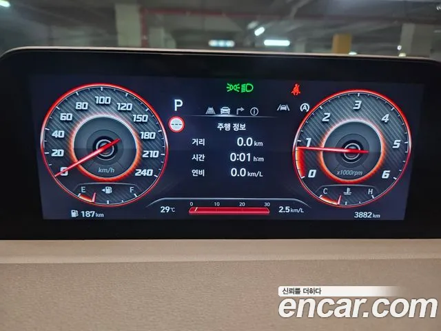 Hyundai Staria Staria 4WD Lounge 7 мест — Фото автомобиля 4