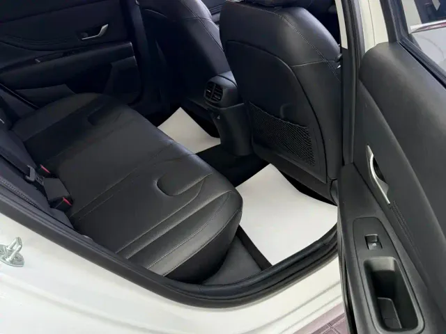 Hyundai Elantra — Фото автомобиля 13