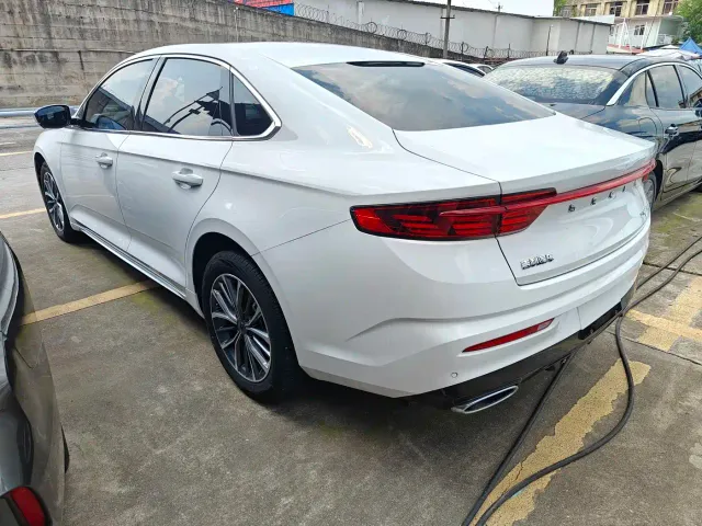 Geely Xingrui — Фото автомобиля 14