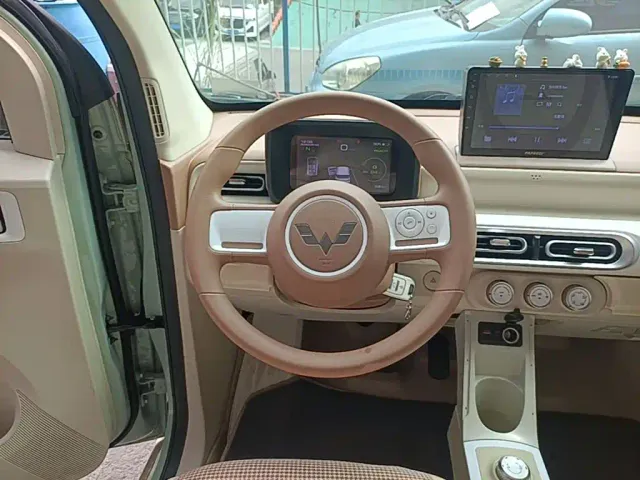 Wuling Hongguang Mini EV — Фото автомобиля 10