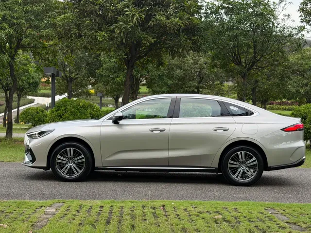 Geely Galaxy Stellar 6 — Фото автомобиля 26