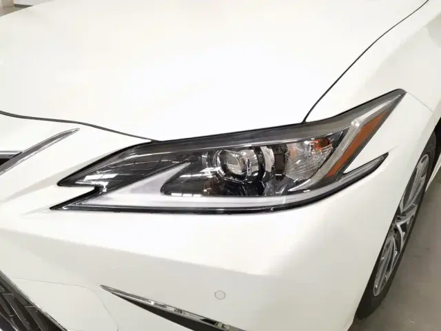 Lexus ES — Фото автомобиля 7